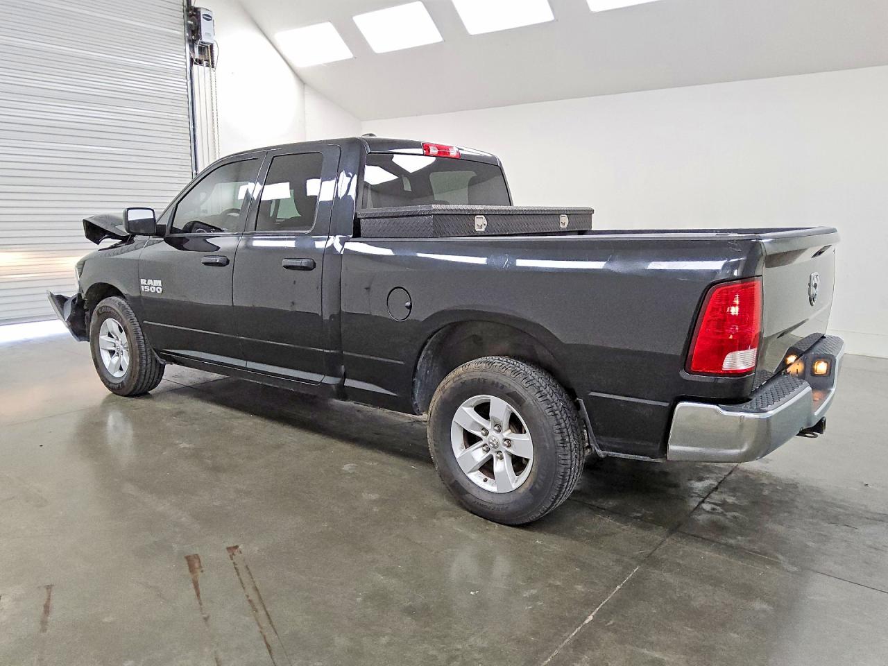 2018 RAM 1500 ST — снимка 2