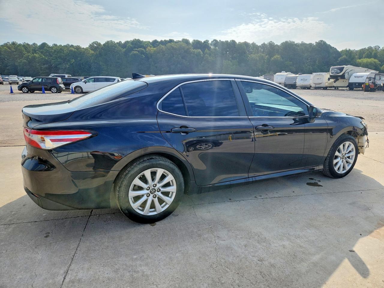 2019 TOYOTA CAMRY LE — снимка 3