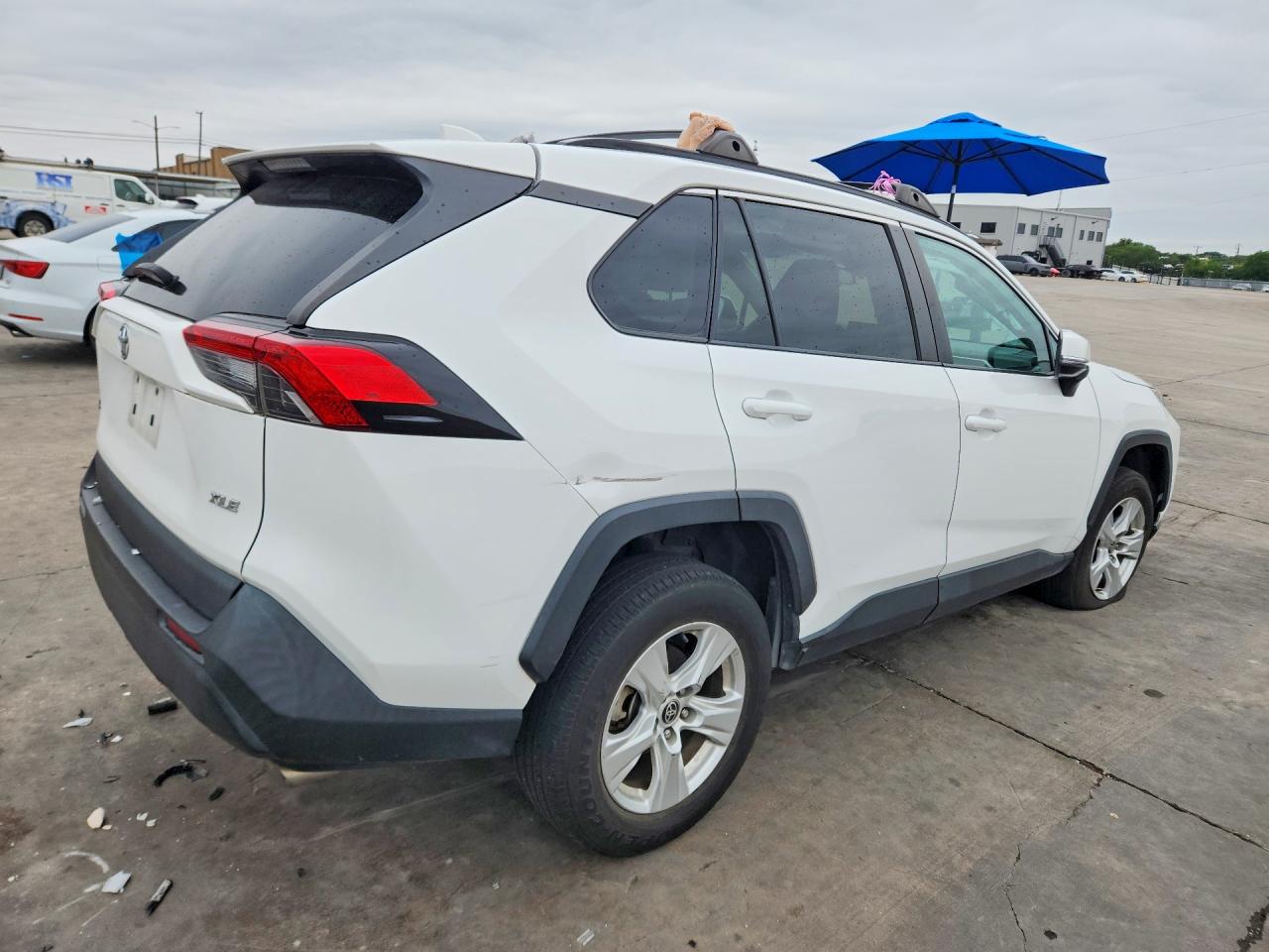 2021 TOYOTA RAV4 XLE — снимка 3