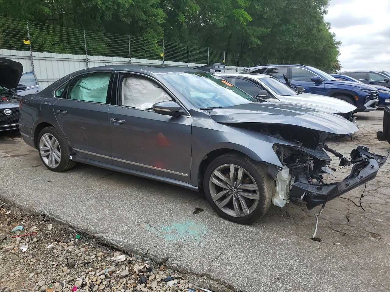 2017 VOLKSWAGEN PASSAT SEL PREMIUM — снимка 4