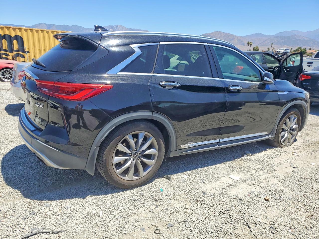 2019 INFINITI QX50 LUXE — снимка 3