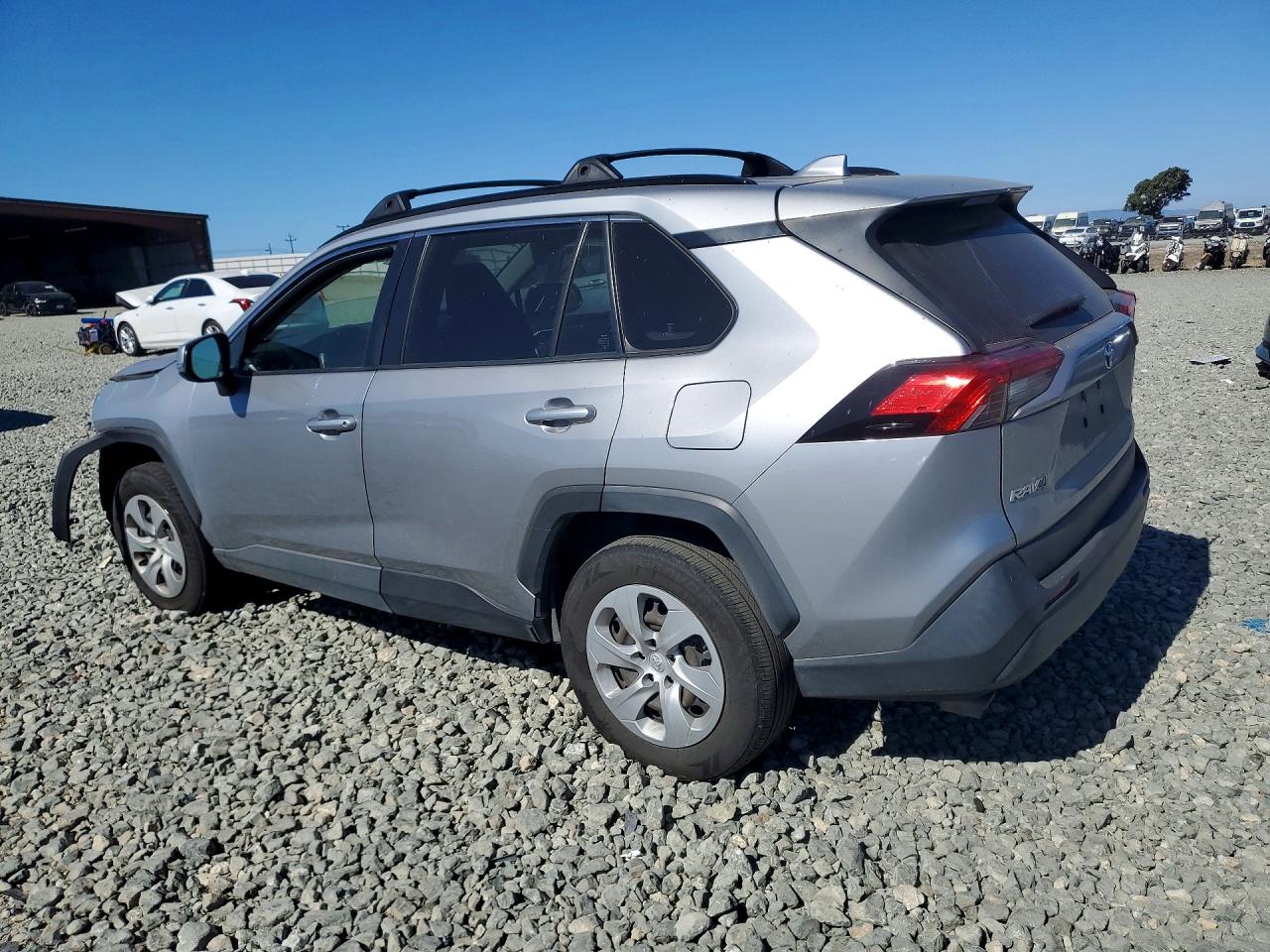 2019 TOYOTA RAV4 — снимка 2