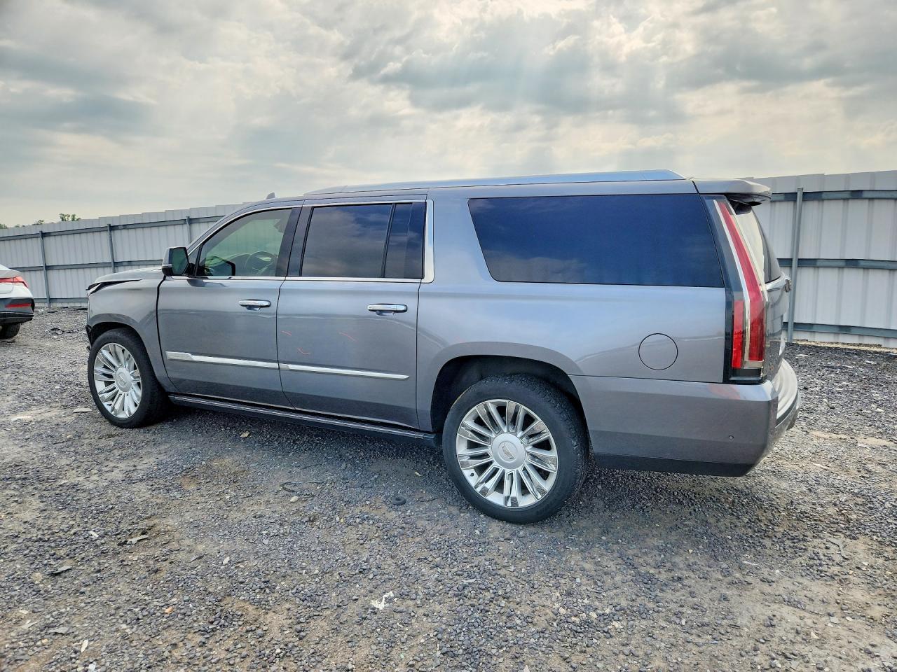 2018 CADILLAC ESCALADE ESV PLATINUM — снимка 2
