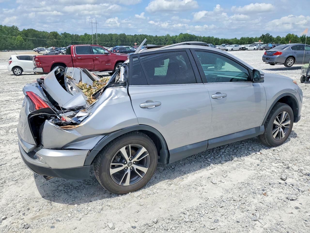 2017 TOYOTA RAV4 XLE — снимка 3