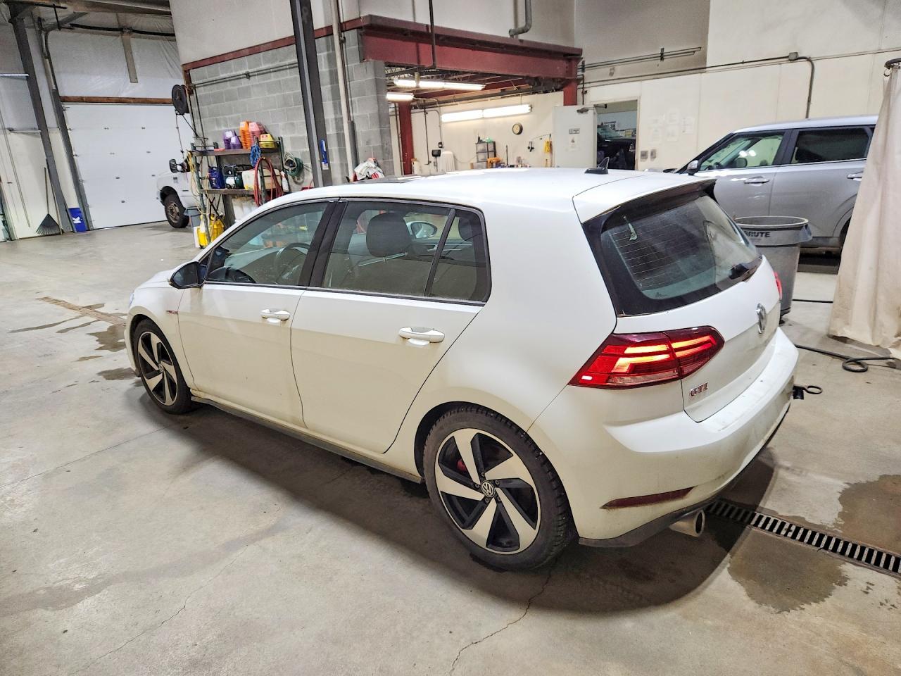 2019 VOLKSWAGEN GTI S/SE/AUTOBAHN/RABBIT EDITION — снимка 2
