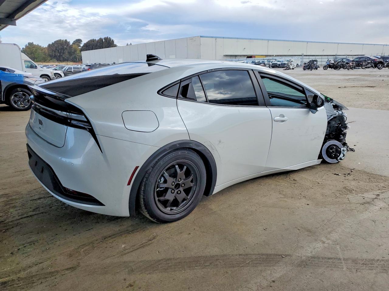 2026 TOYOTA PRIUS PLUG-IN HYBRID SE — снимка 3