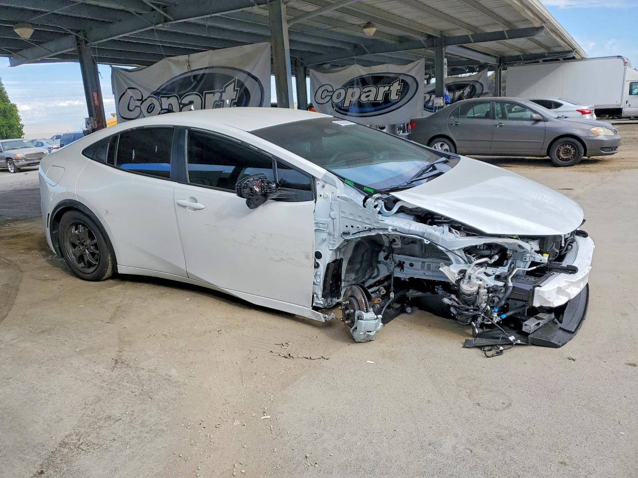 2026 TOYOTA PRIUS PLUG-IN HYBRID SE — снимка 4