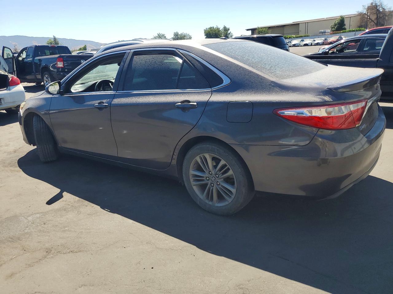 2017 TOYOTA CAMRY SE — снимка 2