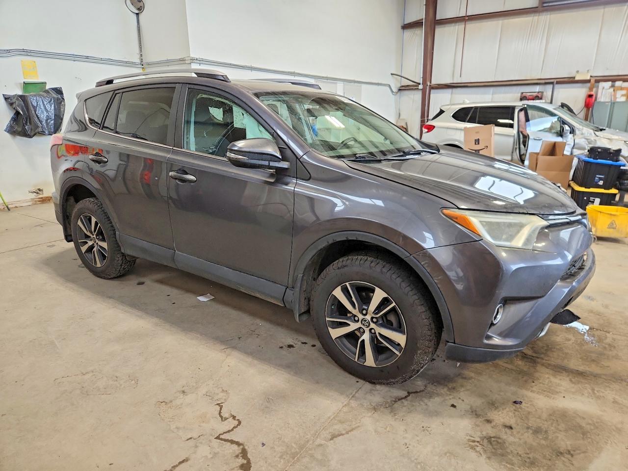 2017 TOYOTA RAV4 XLE — снимка 4