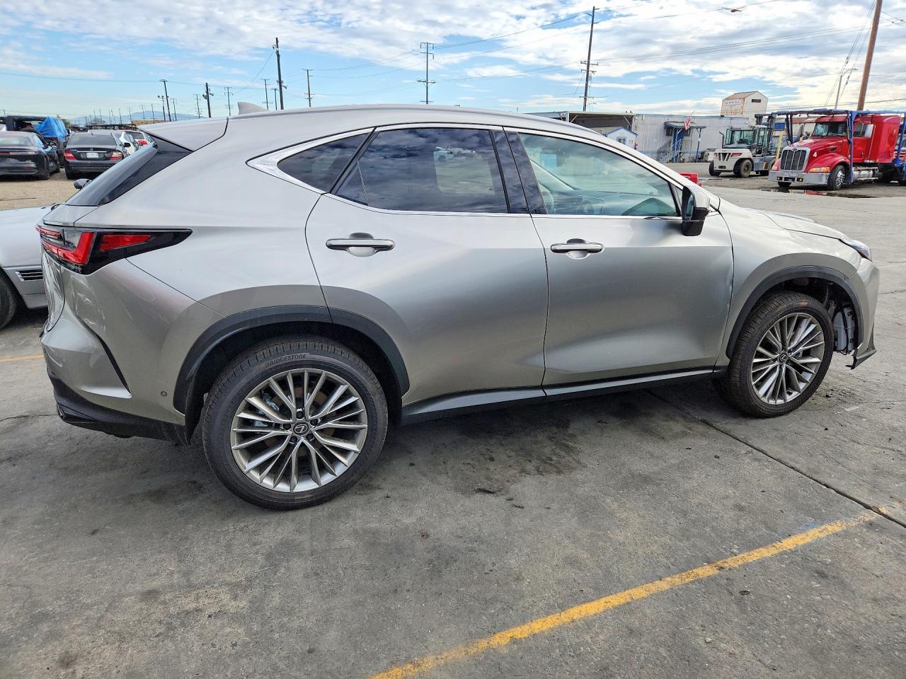 2026 LEXUS NX 350H LUXURY — снимка 3