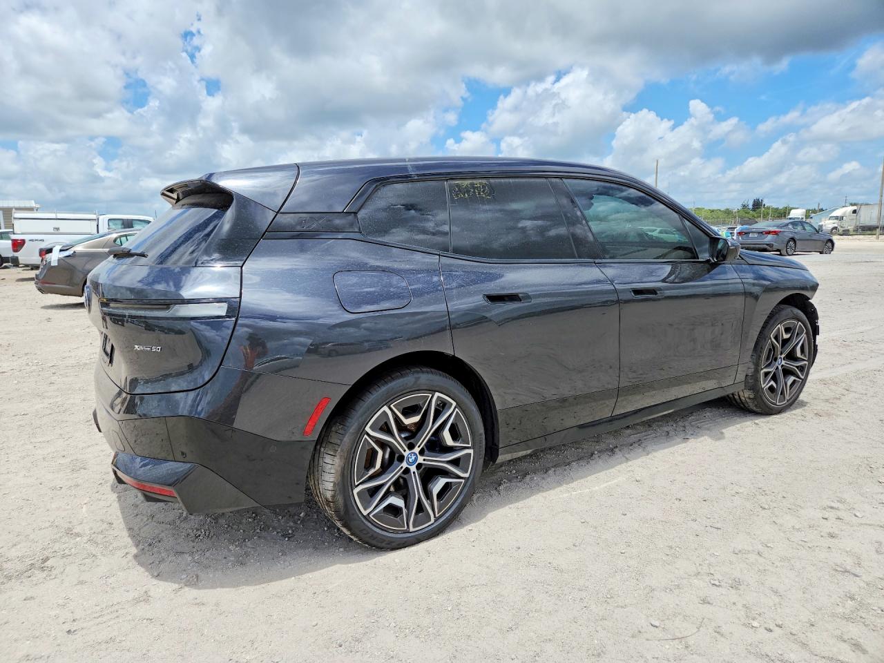 2024 BMW IX XDRIVE50 — снимка 3