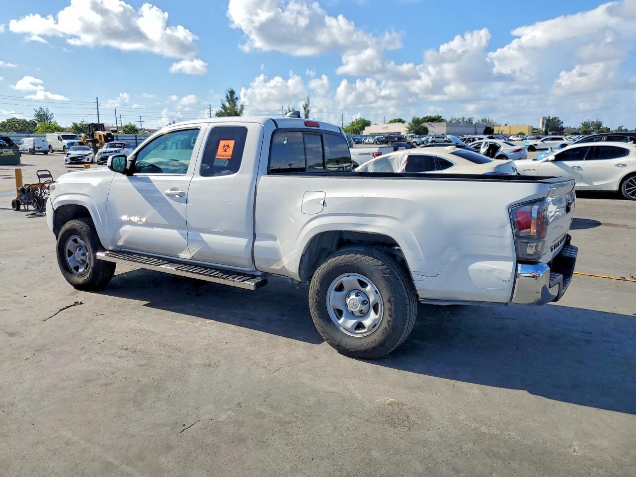 2023 TOYOTA TACOMA SR5 — снимка 2