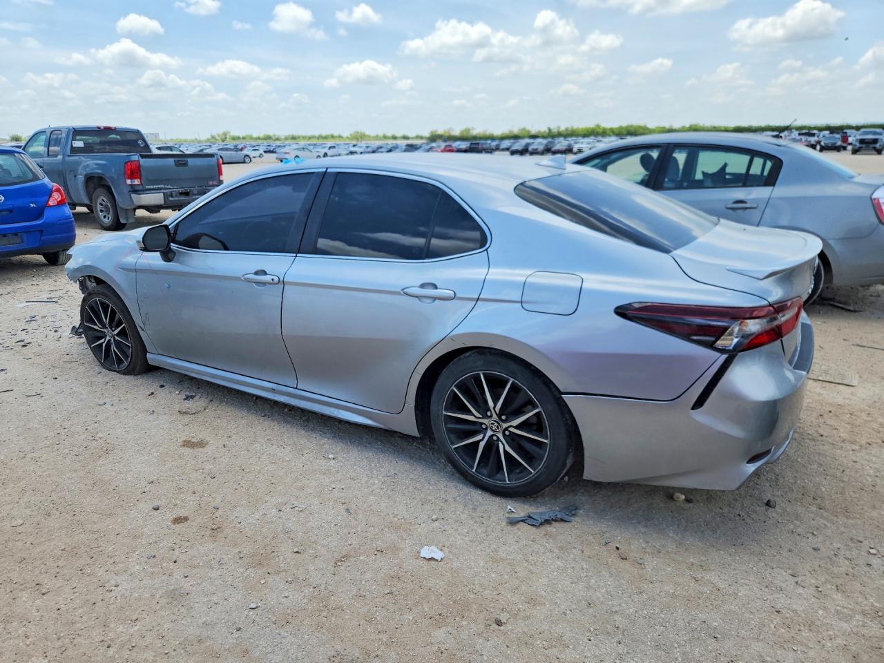 2021 TOYOTA CAMRY SE — снимка 2