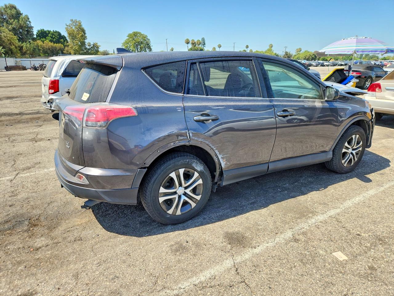 2017 TOYOTA RAV4 LE — снимка 3