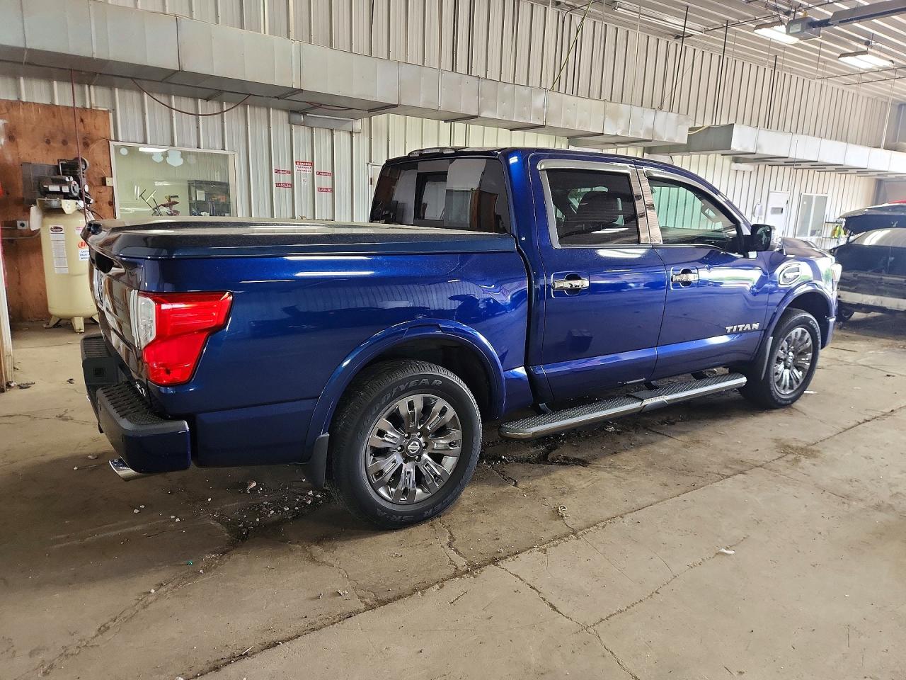 2017 NISSAN TITAN PLATINUM RESERVE — снимка 3