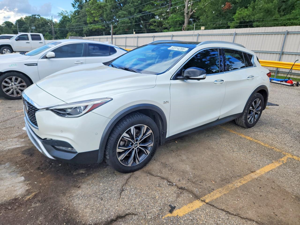 2018 INFINITI QX30 ESSENTIAL