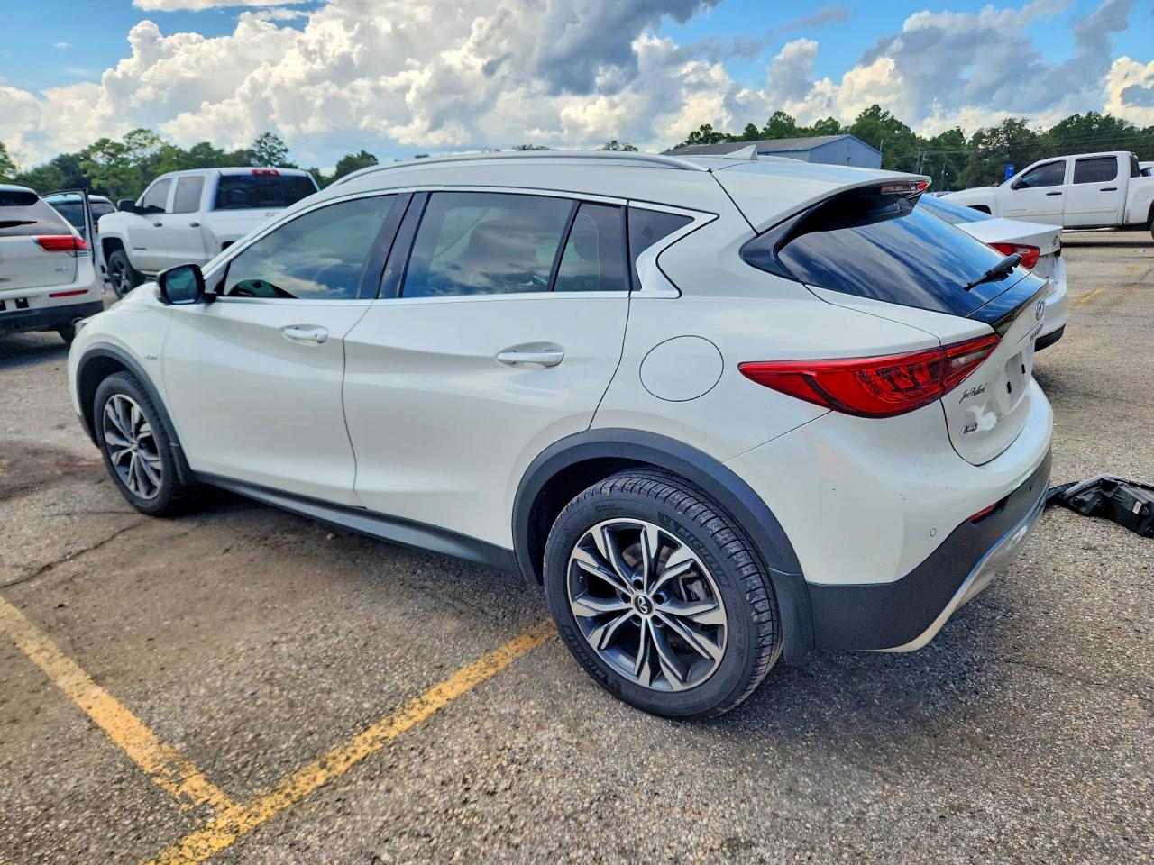 2018 INFINITI QX30 ESSENTIAL — снимка 2