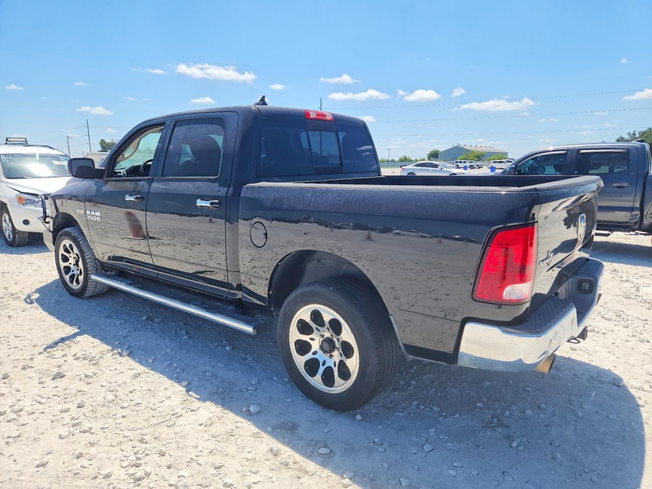 2015 RAM 1500 — снимка 2