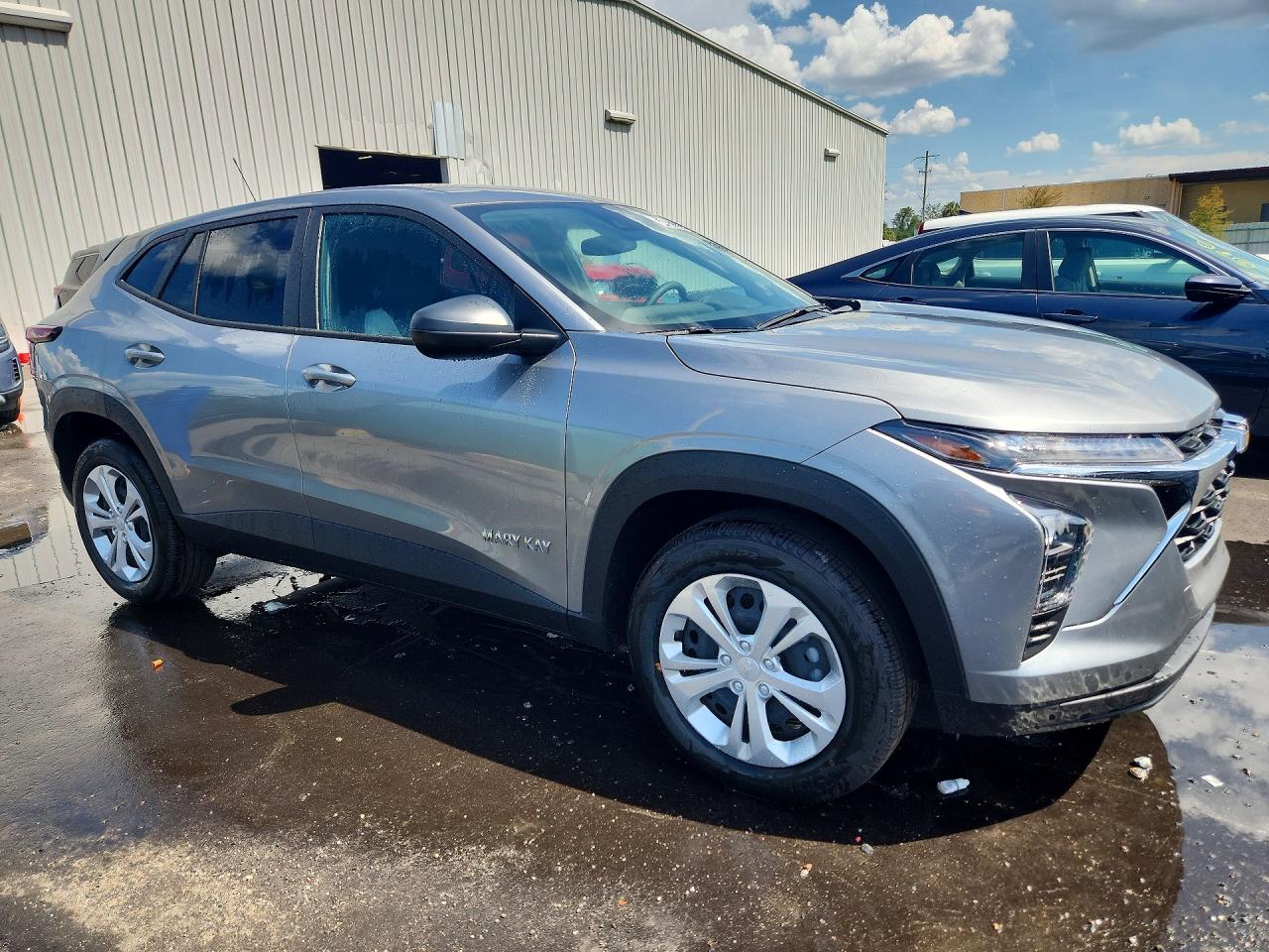 2026 CHEVROLET TRAX LS — снимка 4