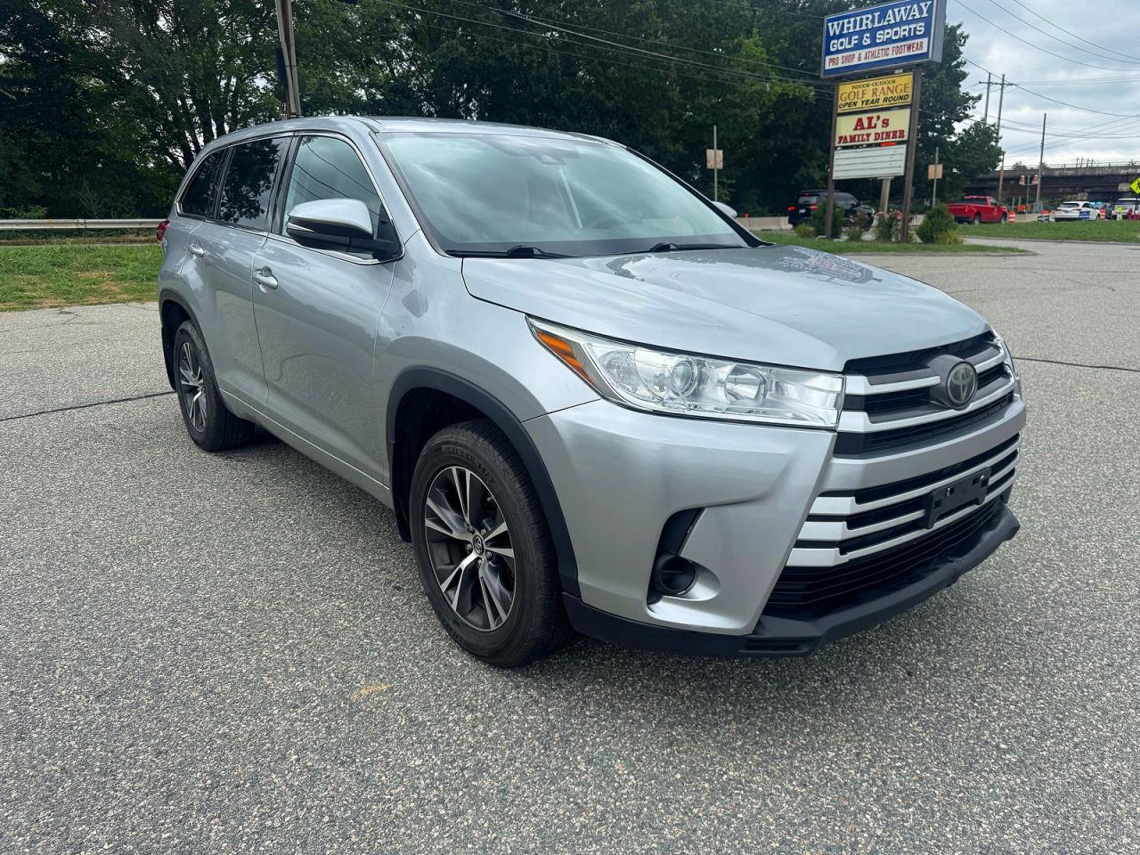 2018 TOYOTA HIGHLANDER LE