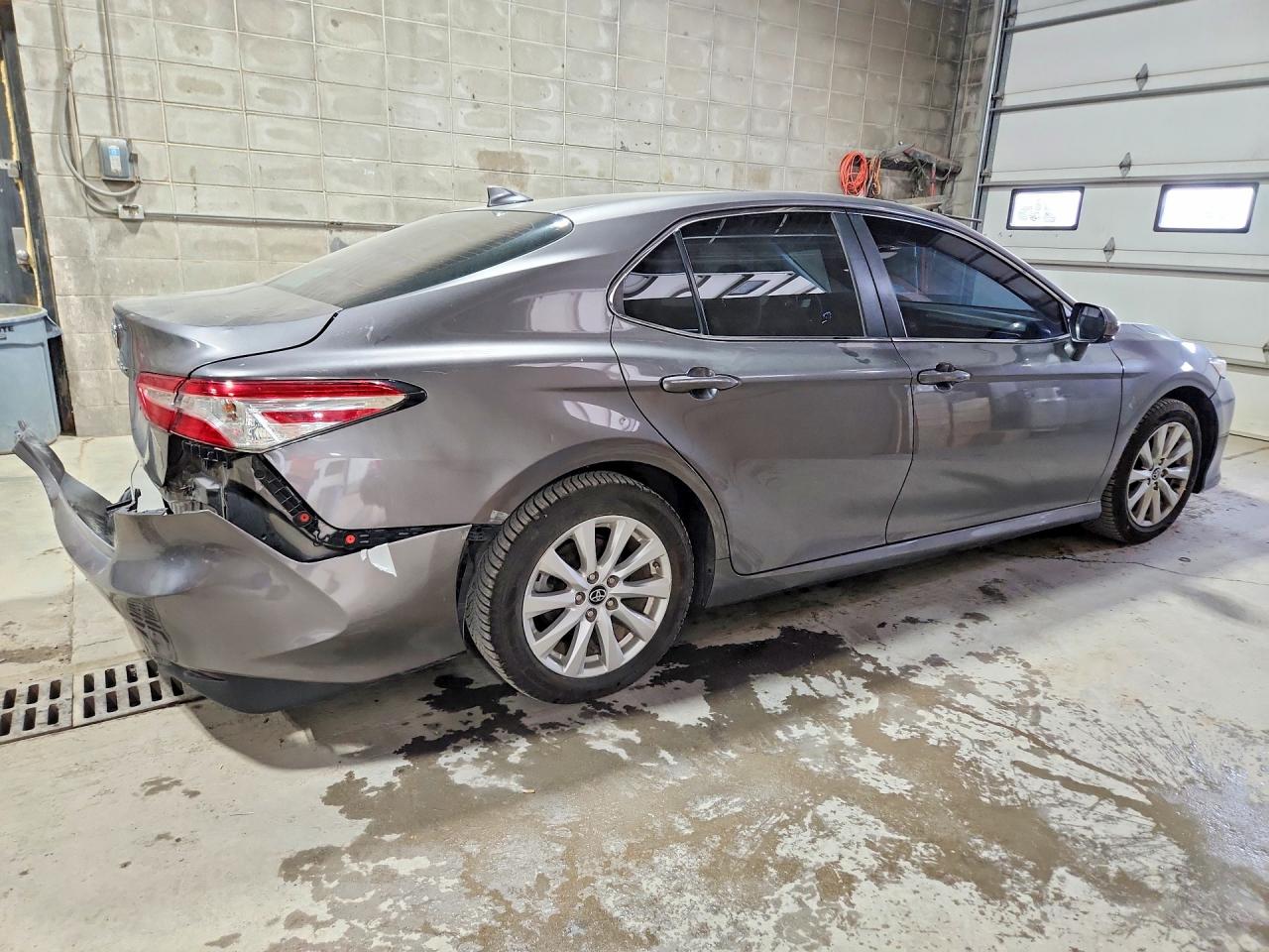 2019 TOYOTA CAMRY LE — снимка 3