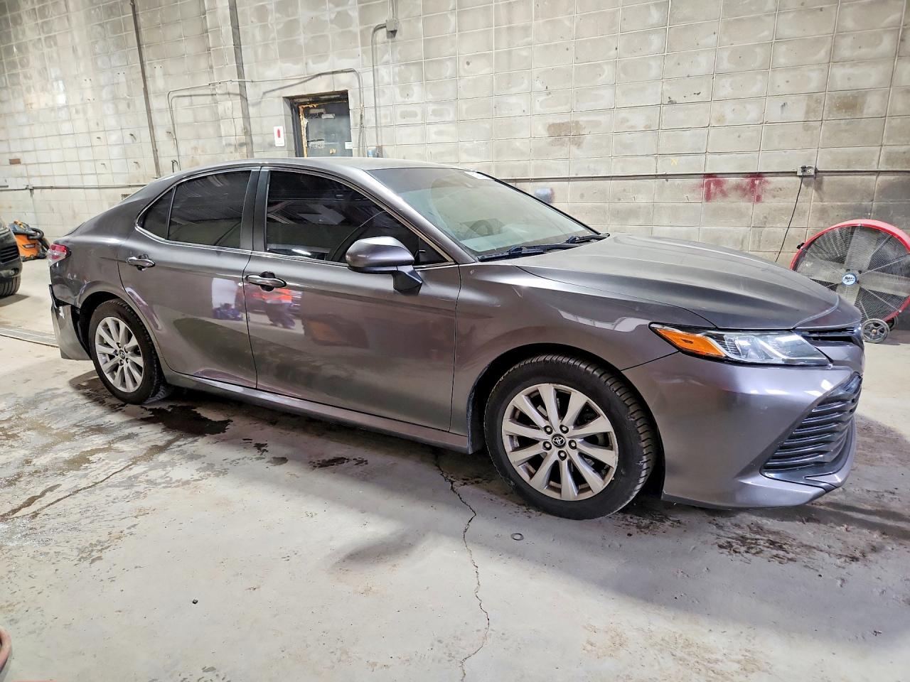 2019 TOYOTA CAMRY LE — снимка 4