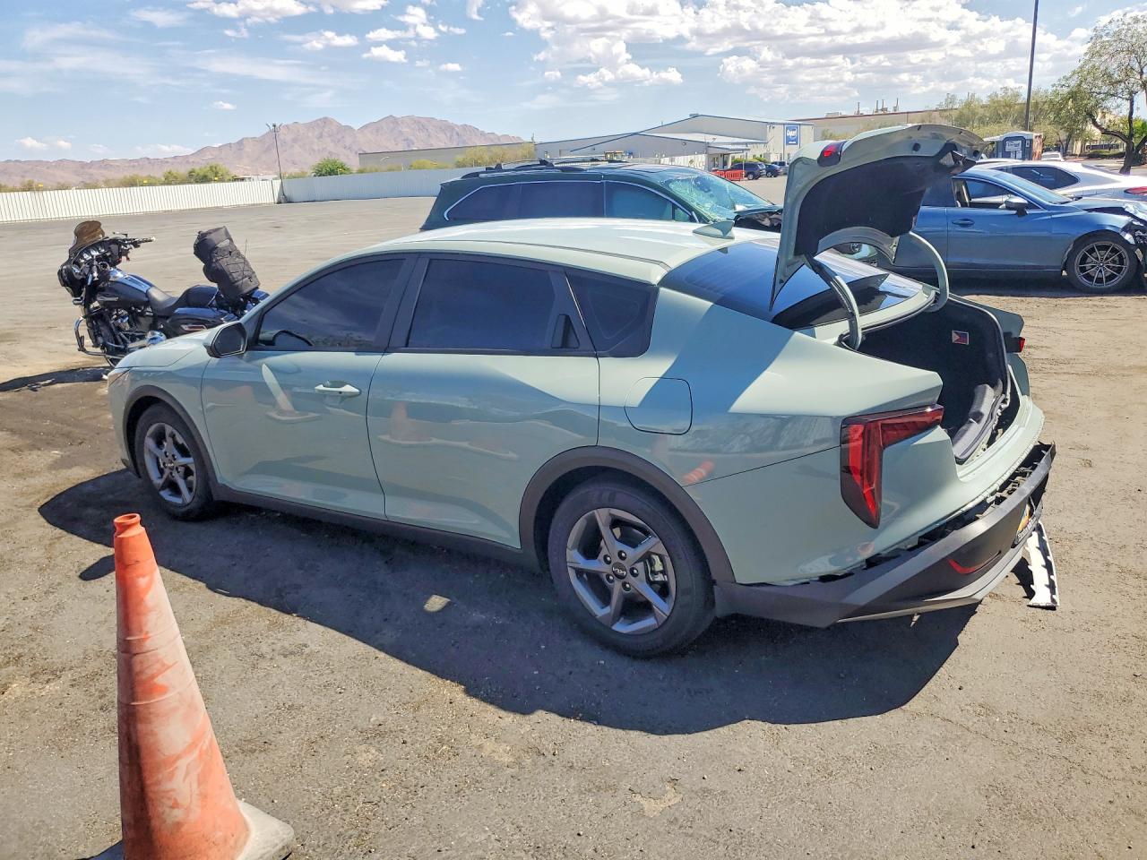 2025 KIA K4 LXS — снимка 2