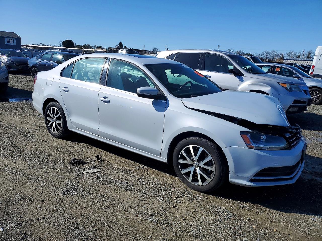 2017 VOLKSWAGEN JETTA SE — снимка 4