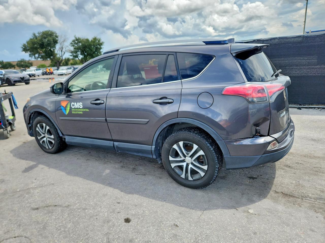 2018 TOYOTA RAV4 LE — снимка 2