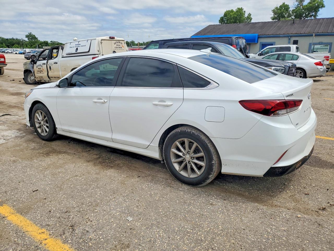 2019 HYUNDAI SONATA SE — снимка 2
