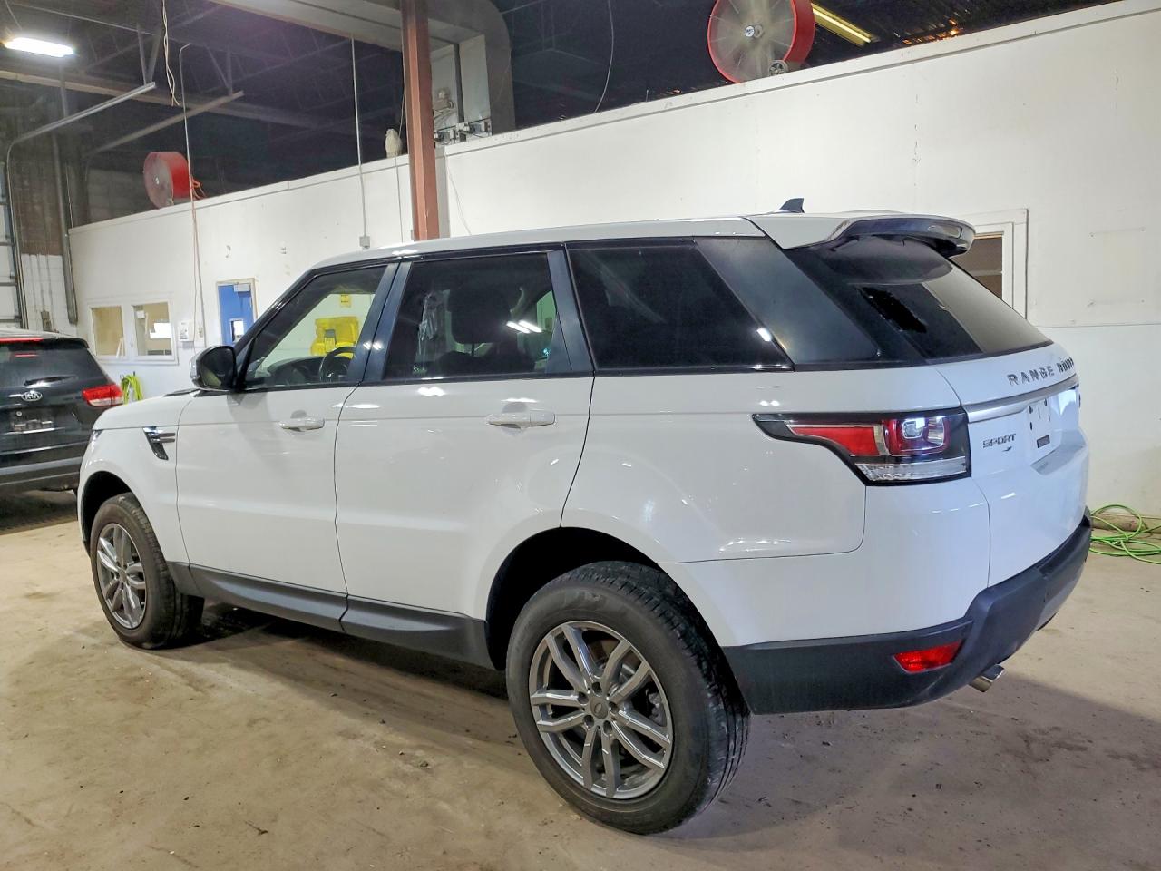 2016 LAND ROVER RANGE ROVER SPORT SE — снимка 2
