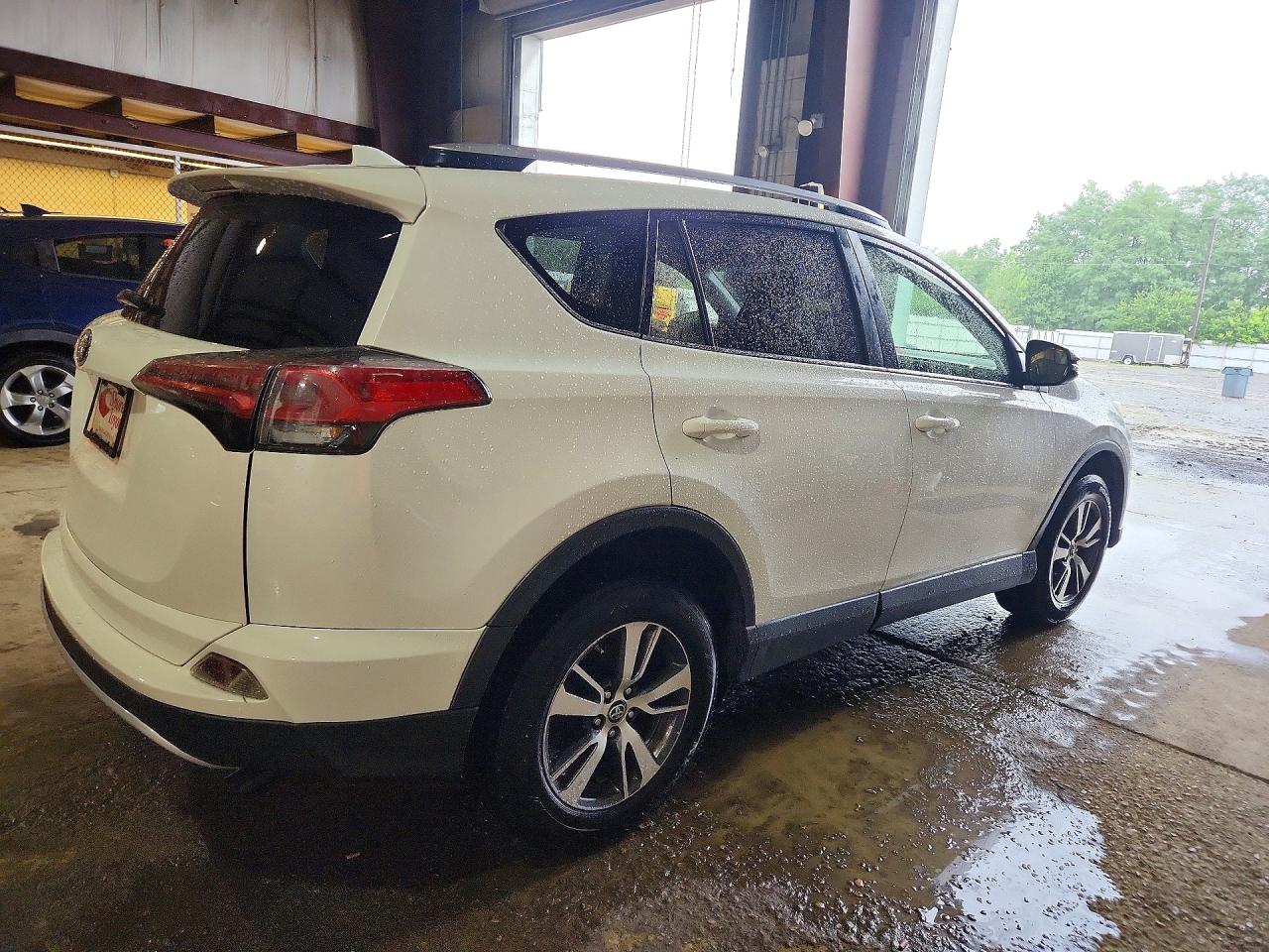 2016 TOYOTA RAV4 XLE — снимка 3