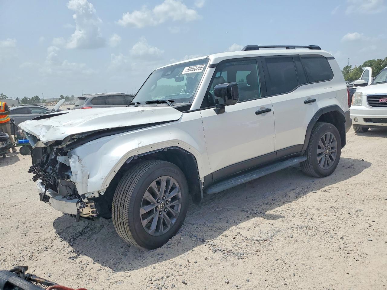 2026 TOYOTA LAND CRUISER BASE
