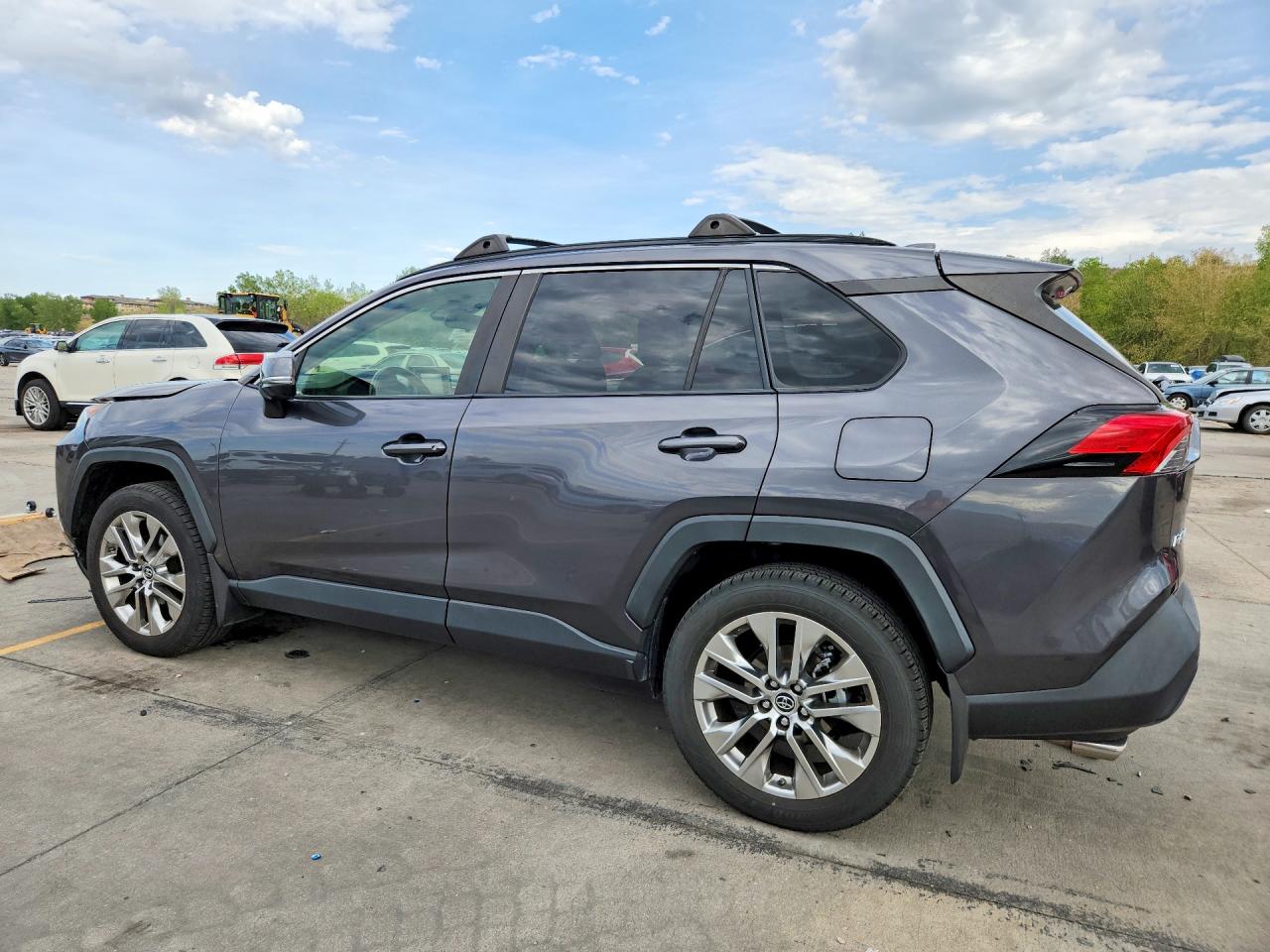 2019 TOYOTA RAV4 XLE PREMIUM — снимка 2