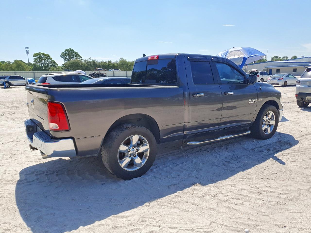 2017 RAM 1500 SLT — снимка 3