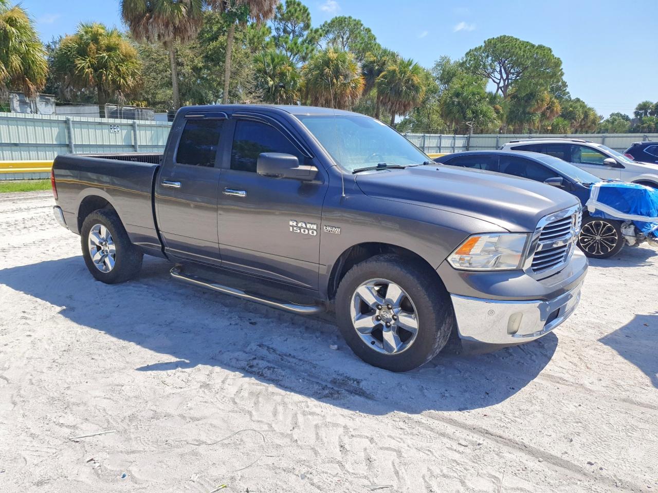 2017 RAM 1500 SLT — снимка 4