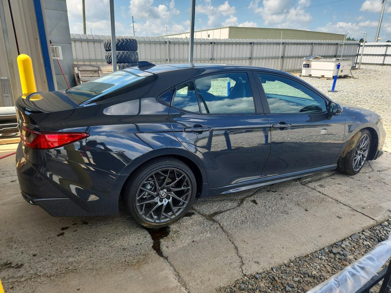 2025 TOYOTA CAMRY XSE — снимка 3