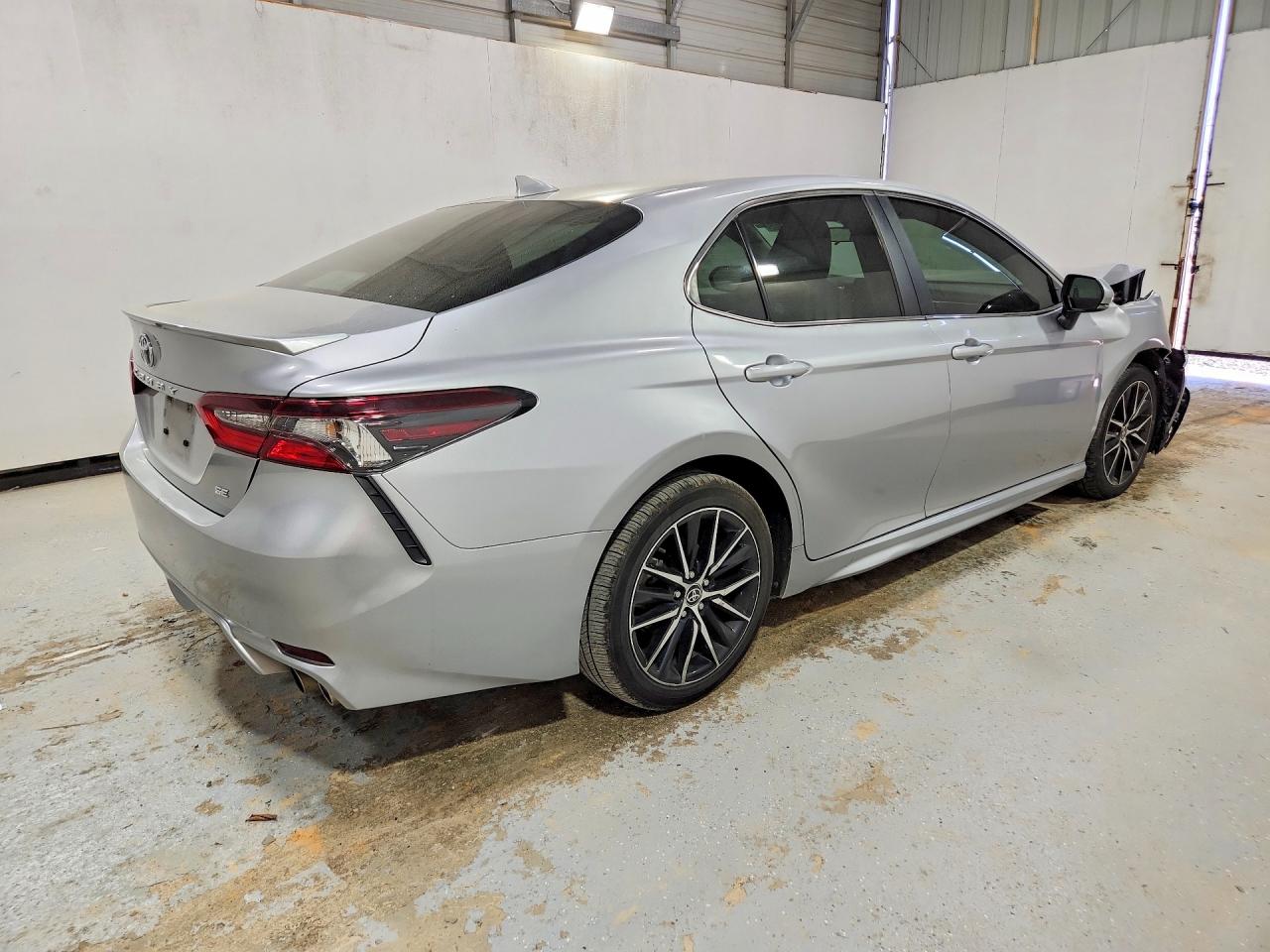 2024 TOYOTA CAMRY SE — снимка 3