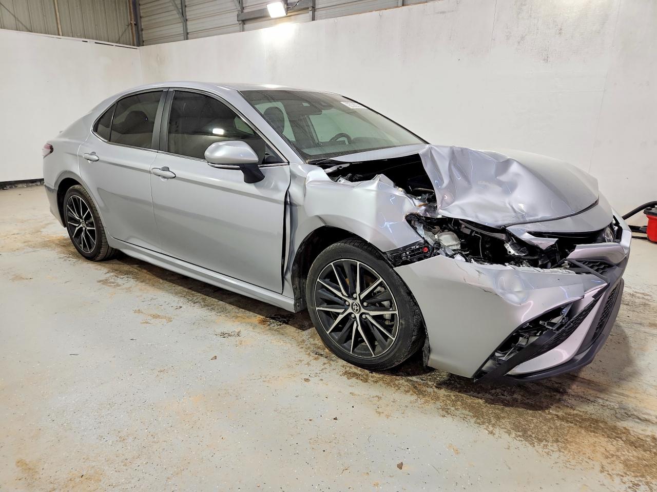 2024 TOYOTA CAMRY SE — снимка 4