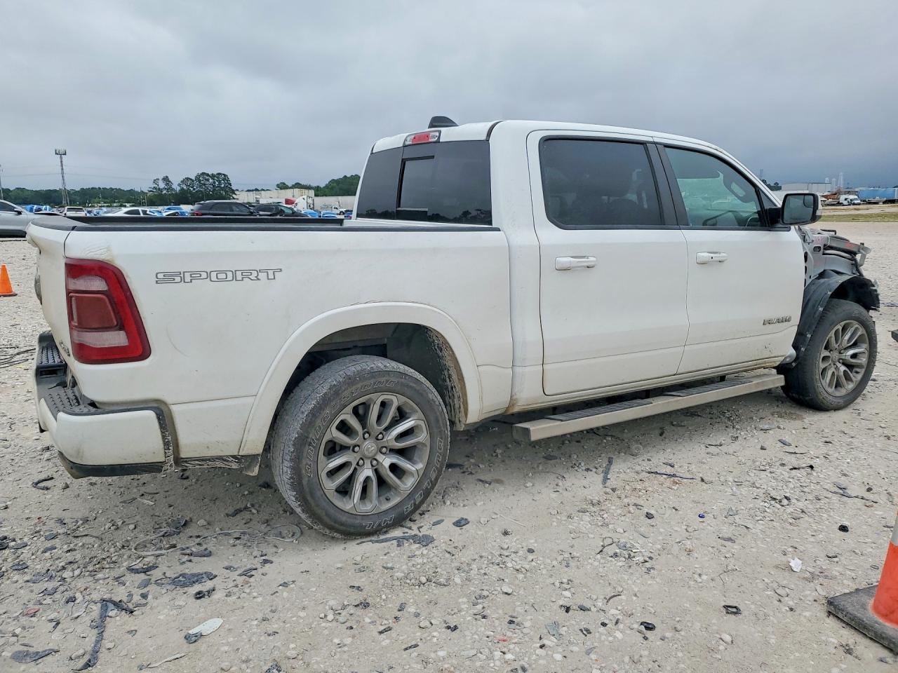 2022 RAM 1500 LARAMIE — снимка 3