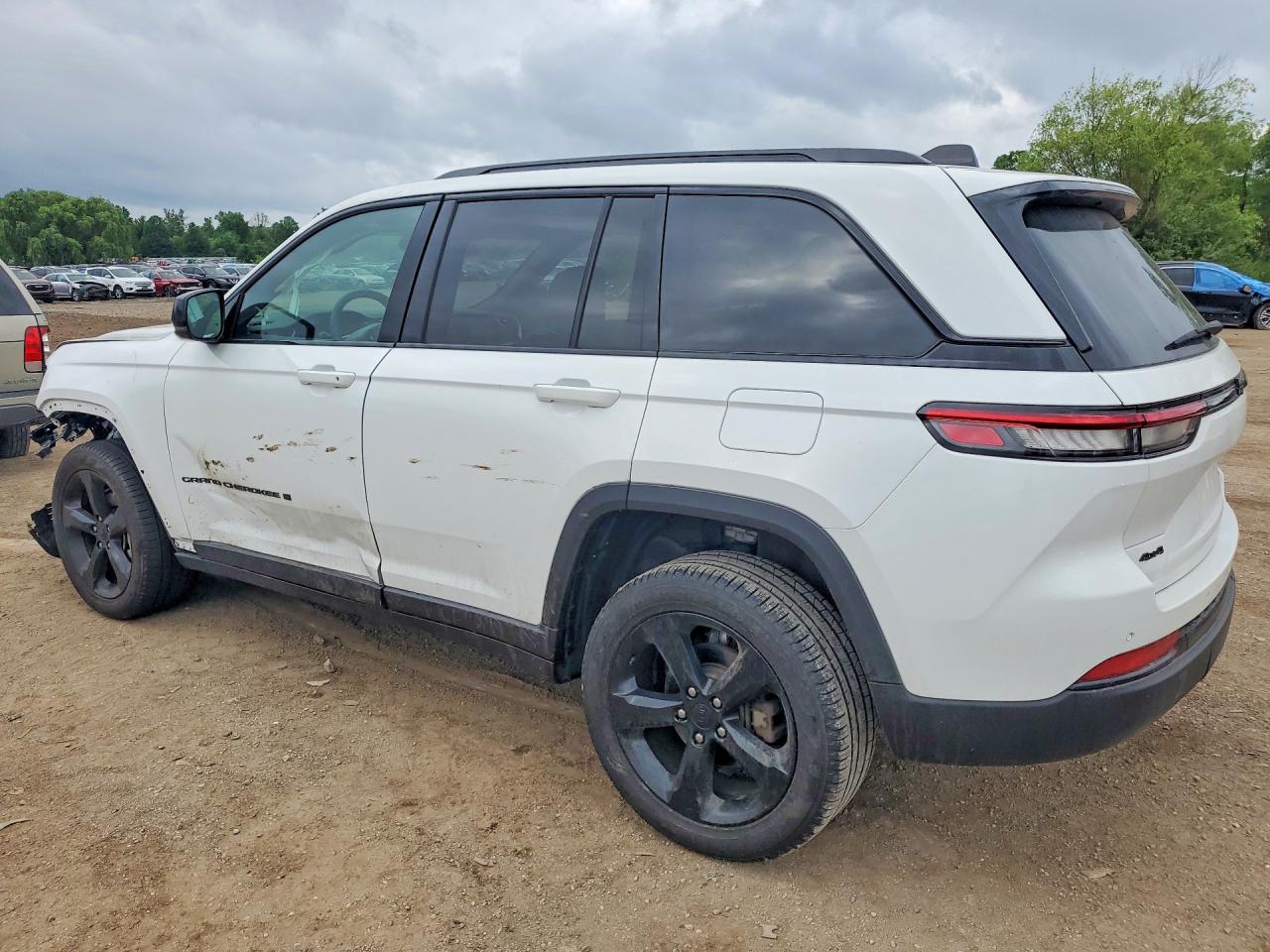 2024 JEEP GRAND CHEROKEE LIMITED — снимка 2