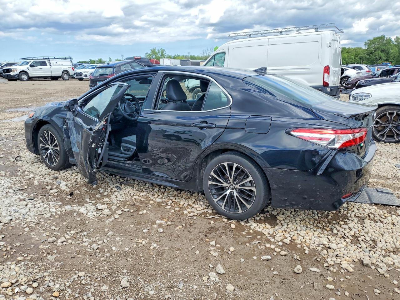 2020 TOYOTA CAMRY SE — снимка 2