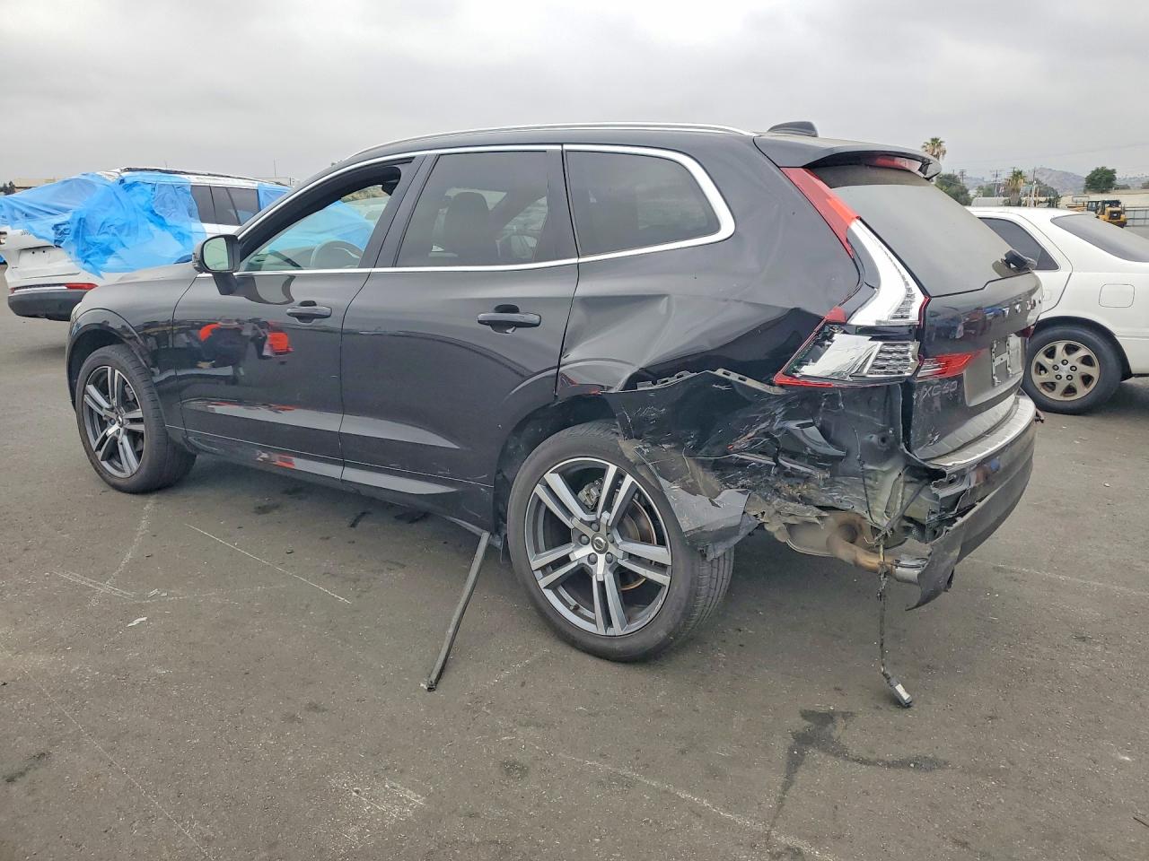 2020 VOLVO XC60 T5 MOMENTUM — снимка 2