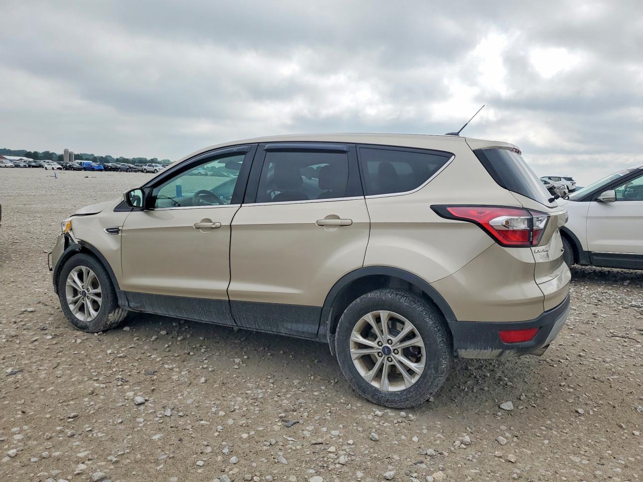 2017 FORD ESCAPE SE — снимка 2