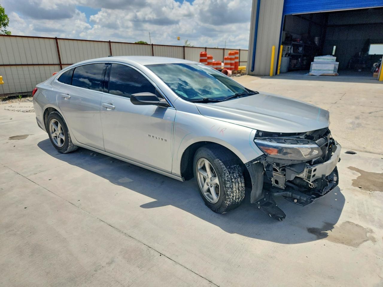 2017 CHEVROLET MALIBU LS — снимка 4