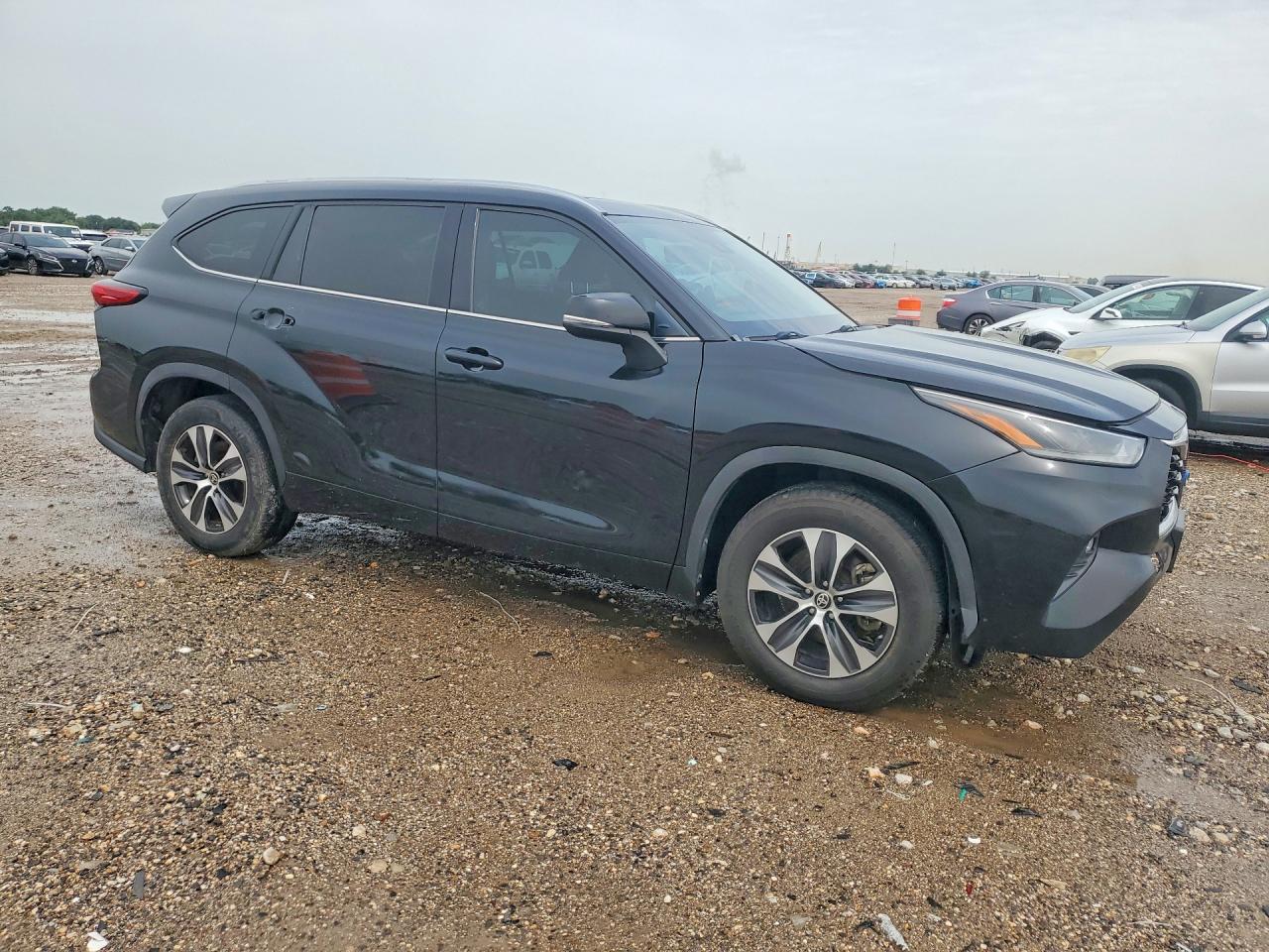 2021 TOYOTA HIGHLANDER XLE — снимка 4