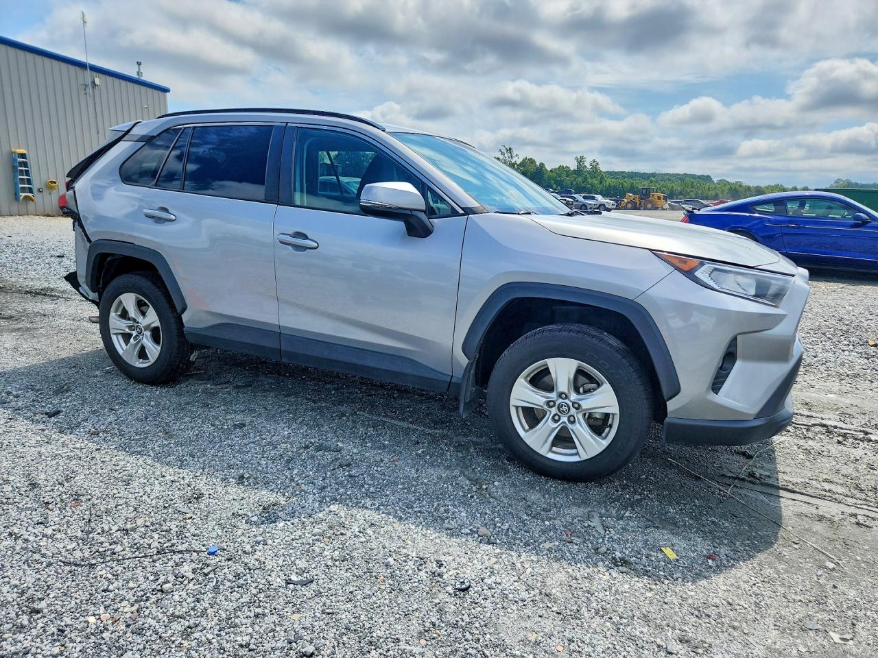 2020 TOYOTA RAV4 XLE — снимка 4