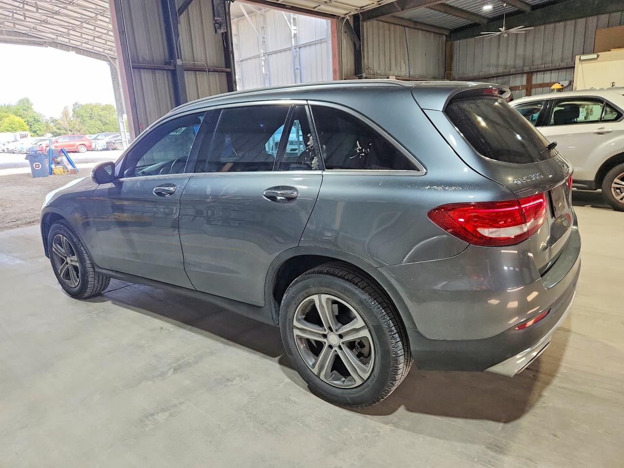 2016 MERCEDES-BENZ GLC 300 4MATIC — снимка 2