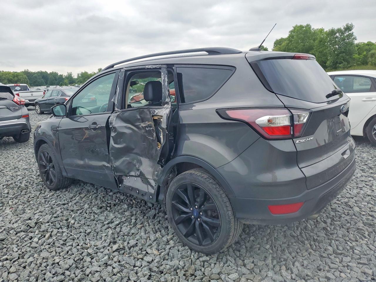 2017 FORD ESCAPE SE — снимка 2