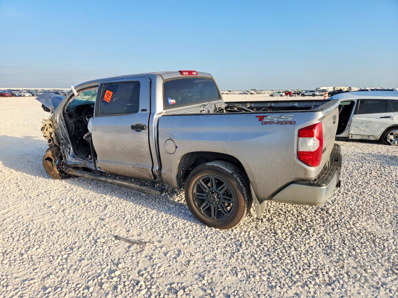2019 TOYOTA TUNDRA CREWMAX SR5 — снимка 2
